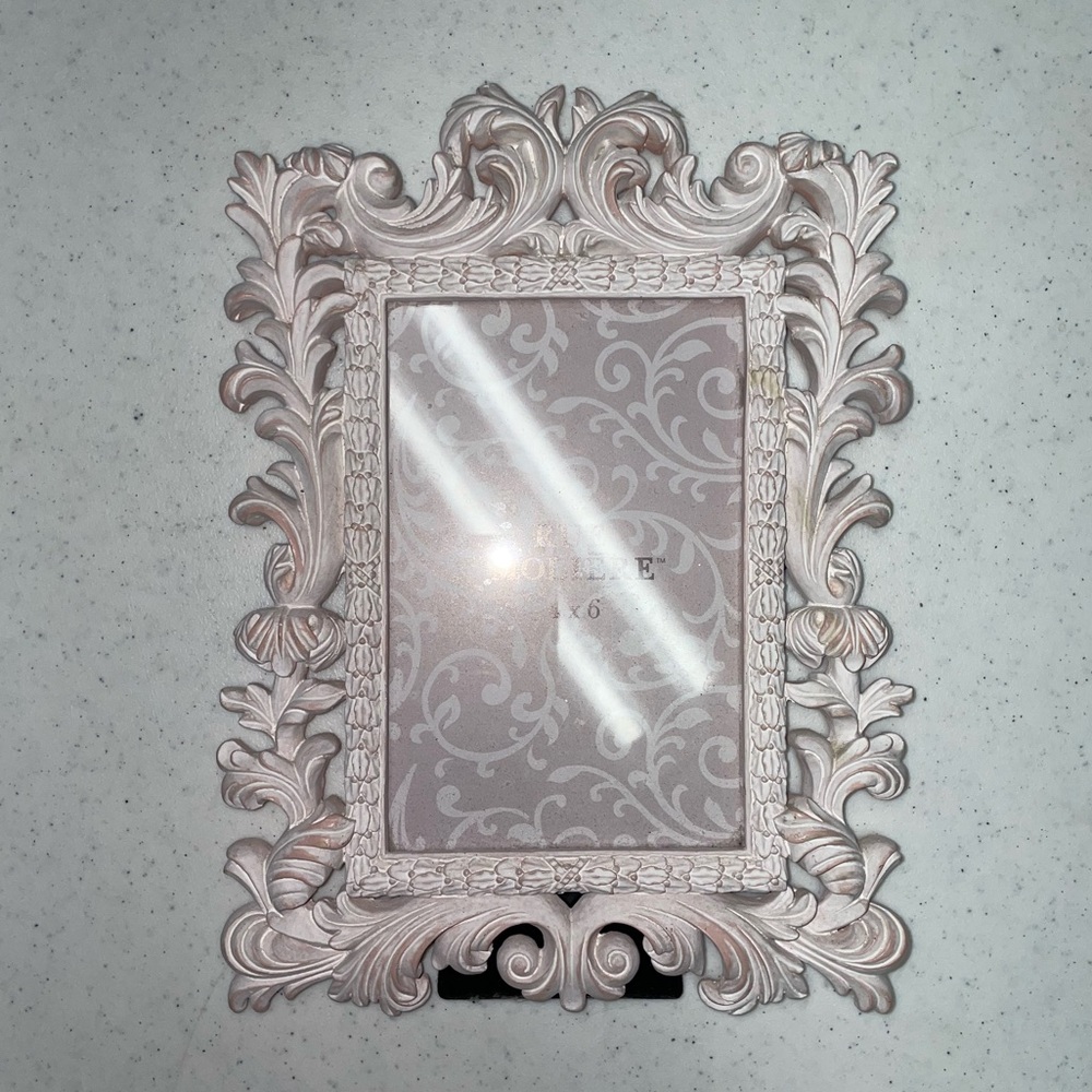 White and Blush Pink Parisian Victorian‎ Feminine Picture Frame 4x6